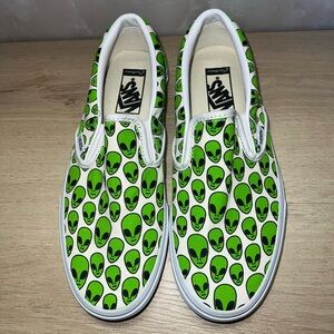 Vans Customs Alien Print Slip-On Shoes Men’s 6.5 / Women’s 8  – NWOT